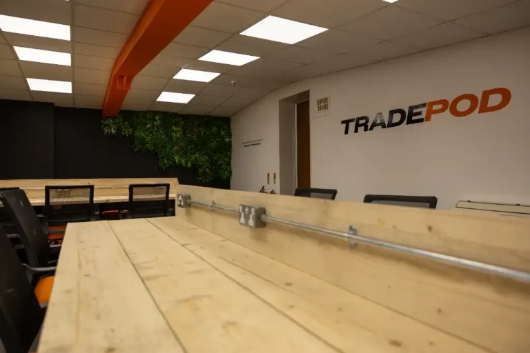 TradePod Desks